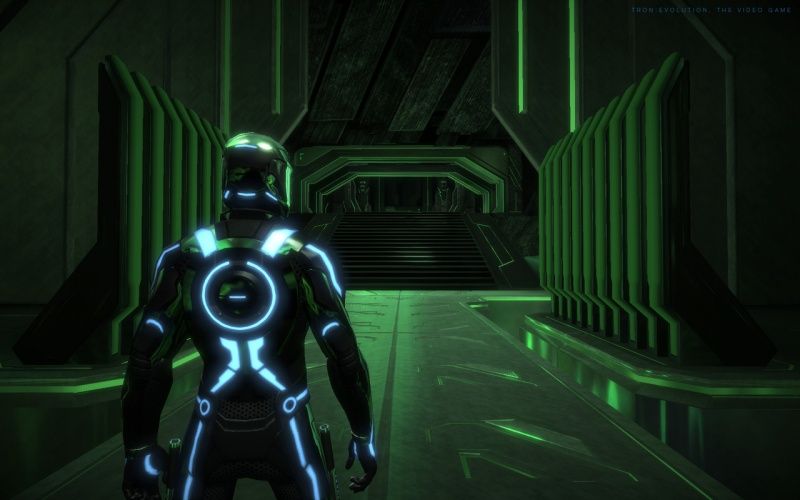 tron-evolyuciya-tron-evolution-russkaya-versiya-xbox-360xbox-one_2.jpg